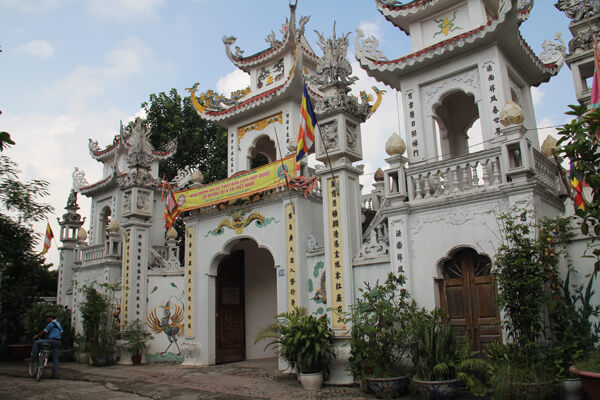 Temple in Dong Ngac Village, Vietnam Tour Travel