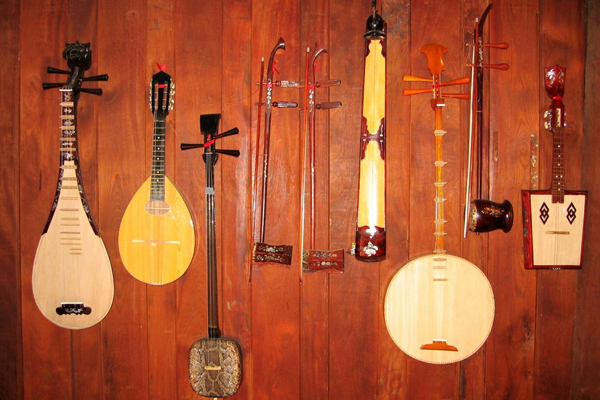 Traditional Vietnamese Musical Instruments, local tours in Vietnam 