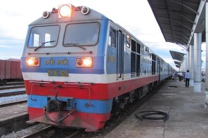 Take a train in Vietnam and how to make it convenient