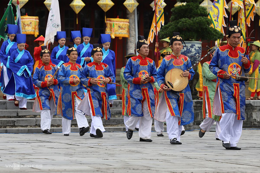 Hue Folk Music, Vietnam Packages