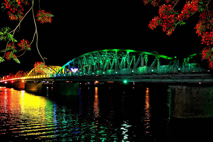 Trang Tien Bridge at Night, Local tour in Vietnam