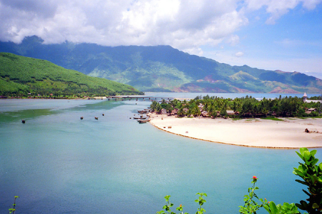 lang co beach hue tours
