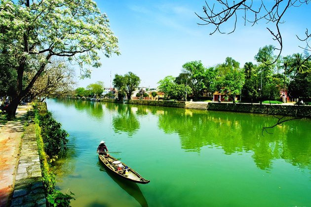 perfume river hue tours