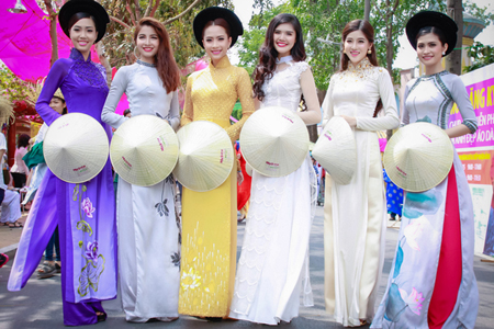vietnam traditional costumes