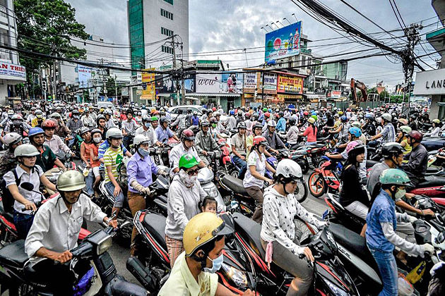 traffic jams in vietnam, Vietnam Tour Pakages 