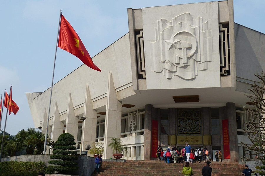 Ho Chi Minh Mausoleum, Tour in Hanoi