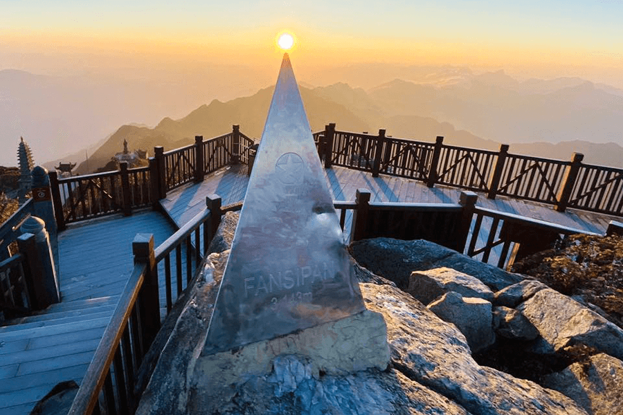 Fansipan Peak in Sapa, Tour in Vietnam