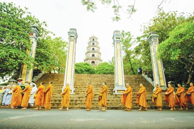Thien Mu Pagoda, Vietnam Tour Trip