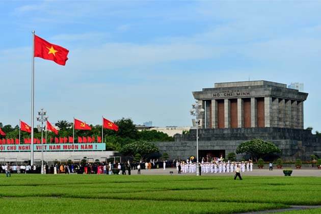 Ho Chi Minh Mausoleum, Local Tour in Vietnam