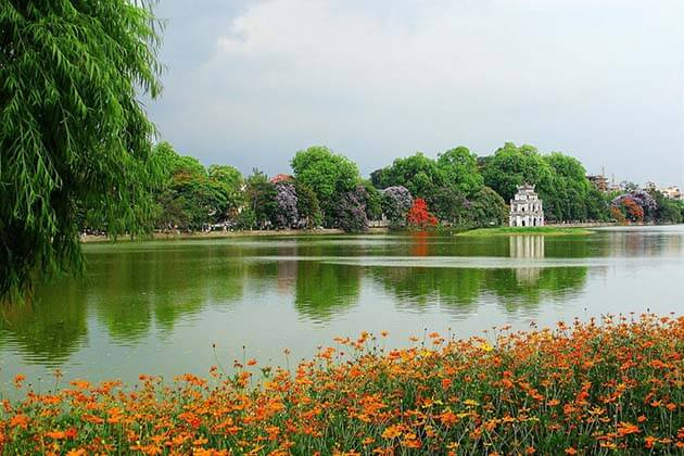 Hoan Kiem Lake, Local Tours in Vietnam