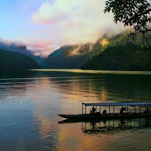 Boat Trip in Ba Be Lake, Vietnam local tours