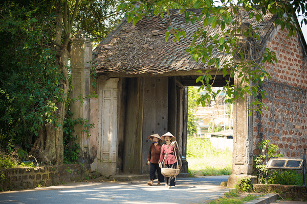 Duong Lam Village, Vietnam Family Tour