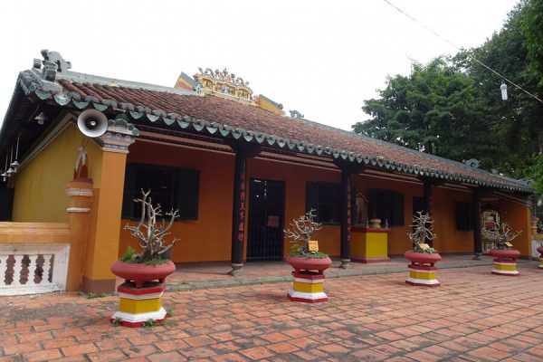 Giac Lam Pagoda, Sai Gon tours