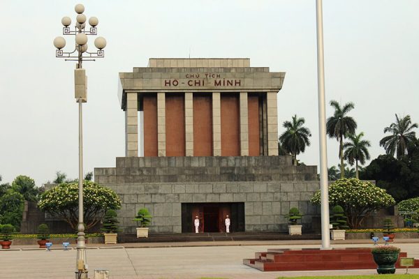 Ho Chi Minh Mausoleum, Tour in Hanoi