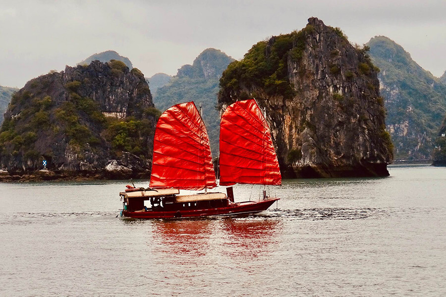 Cruise Trip in Halong, Vietnam 17 day itinerary