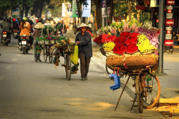 Hanoi Vendor, Vietnam Family tour