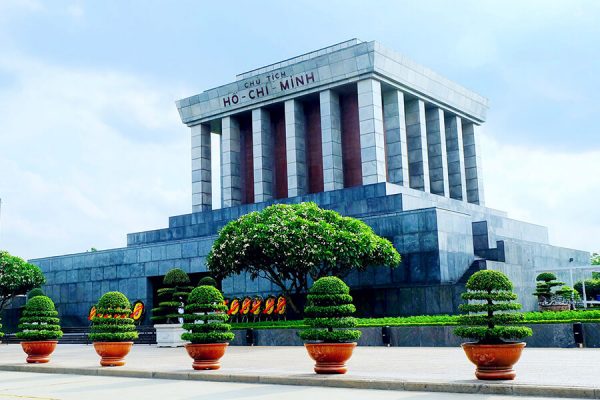 Ho Chi Minh Mausoleum, tour in Vietnam