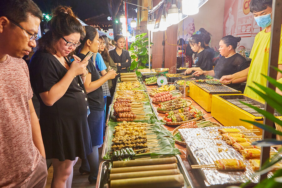Street food in Hoi An, Hanoi Tours