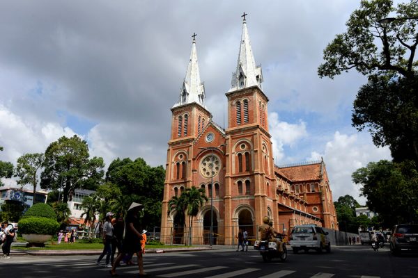 Notre Dame Cathdral, Vietnam local tours