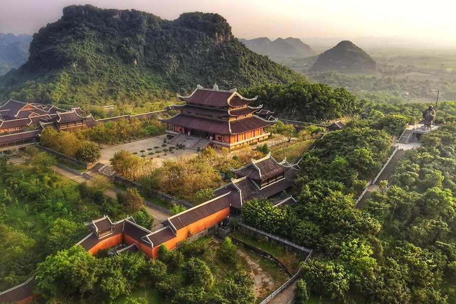 Tam Coc in Ninh Binh, Vietnam Tour Trips