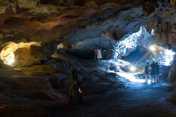 Thien Canh Son cave and islets, Vietnam trips