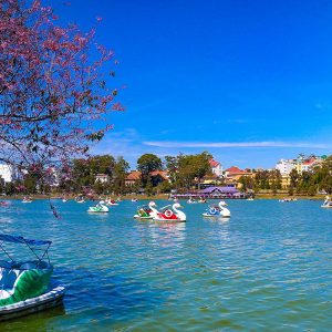 Xuan Huong Lake, Vietnam Southern Tours