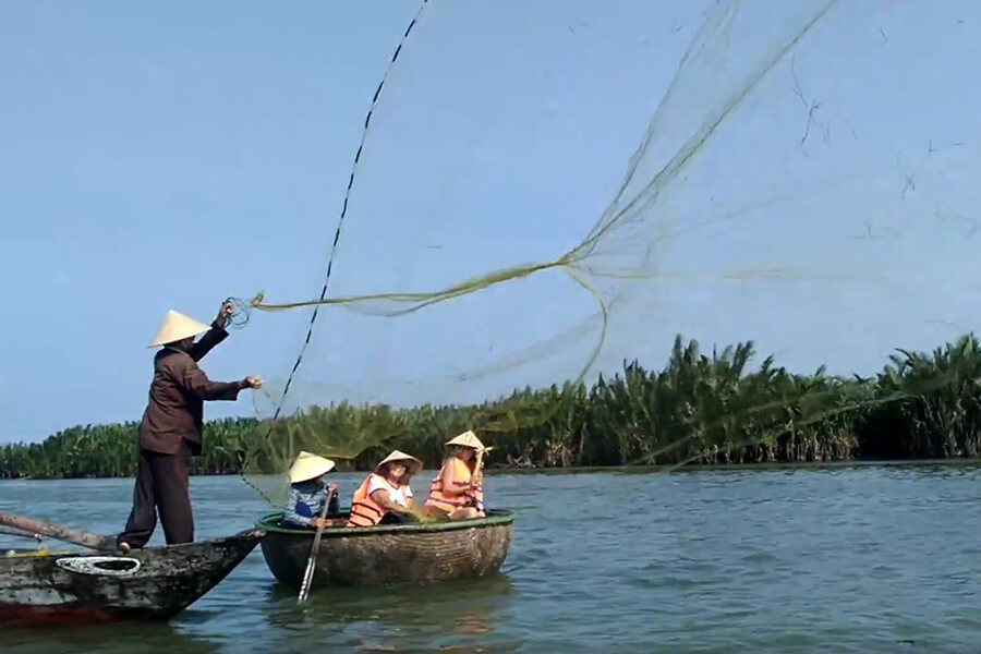 cash fishing net in Hoi An, Vietnam go tours