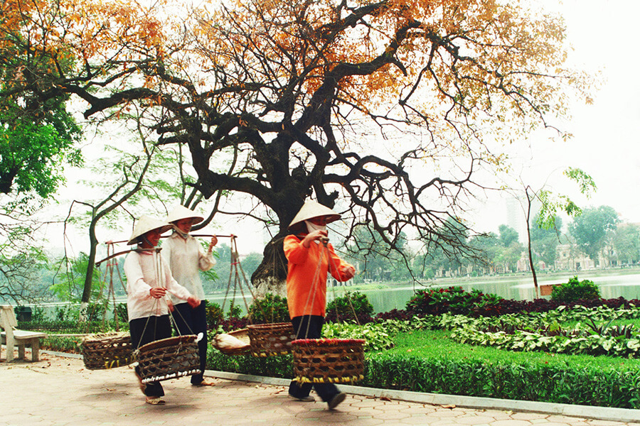 Hanoi Vendor, Vietnam family tour