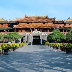 Forbidden Purple City, Vietnam classic tour