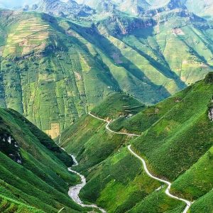 Scenic road perched on the side of Ma Pi Leng Pass