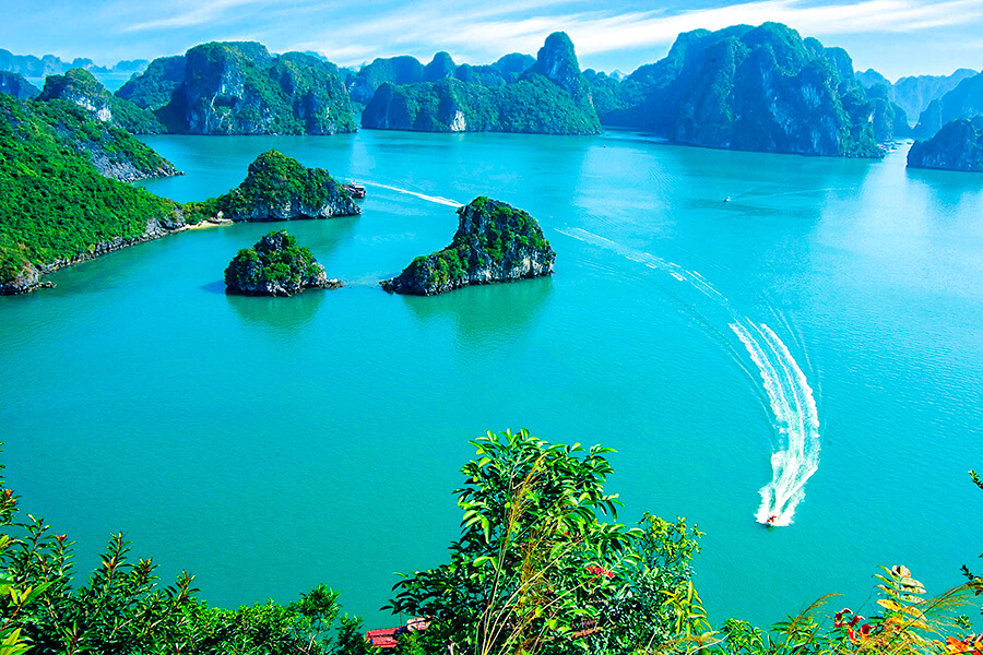 The Paradise in Ha Long Bay, Vietnam Beach Travel