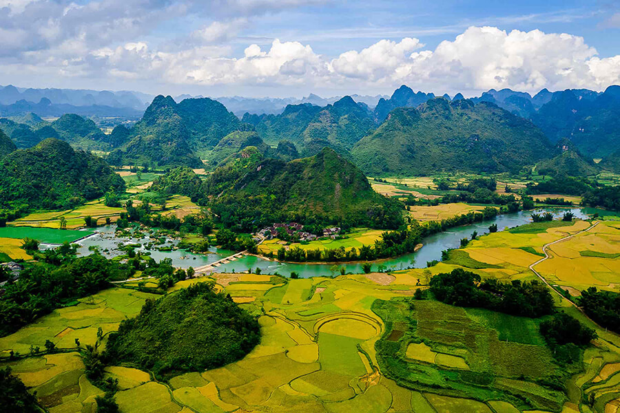 Geography and environment during Vietnam tour packages