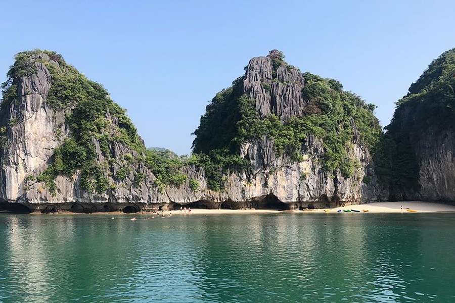 Ba Trai Dao beaches - Vietnam tour package