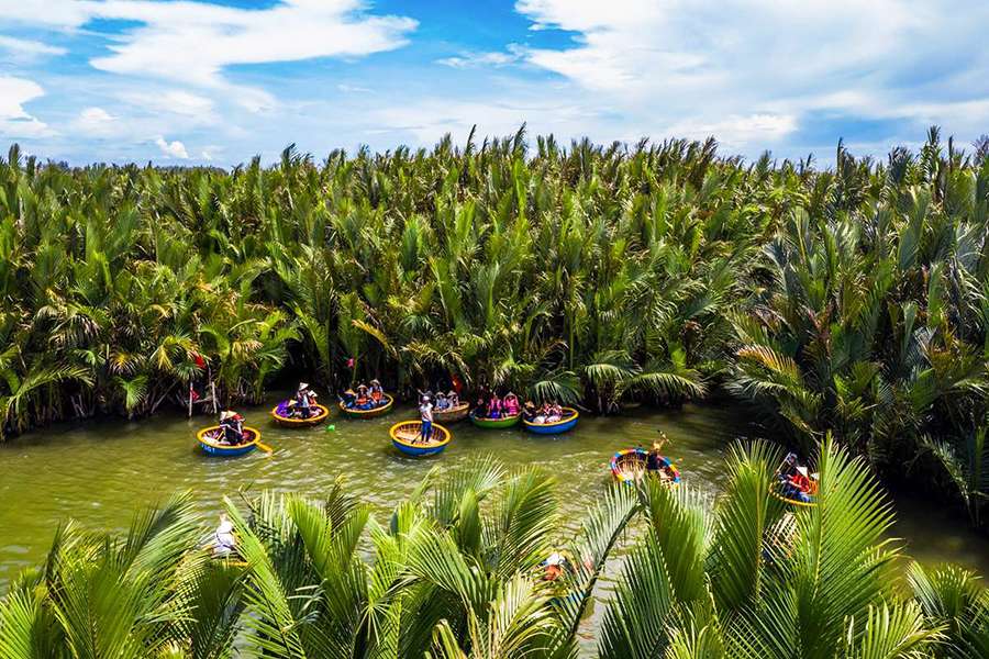 Boat tour via Bay Mau coconut forest - Vietnam vacation