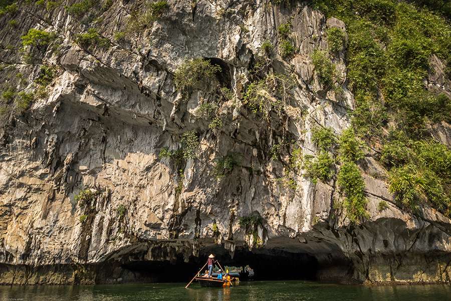 Bright and Dark Cave - Vietnam tour package