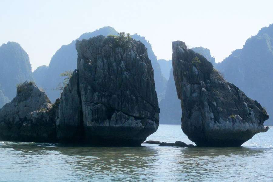 Fighting Cock Islet - Vietnam family vacation