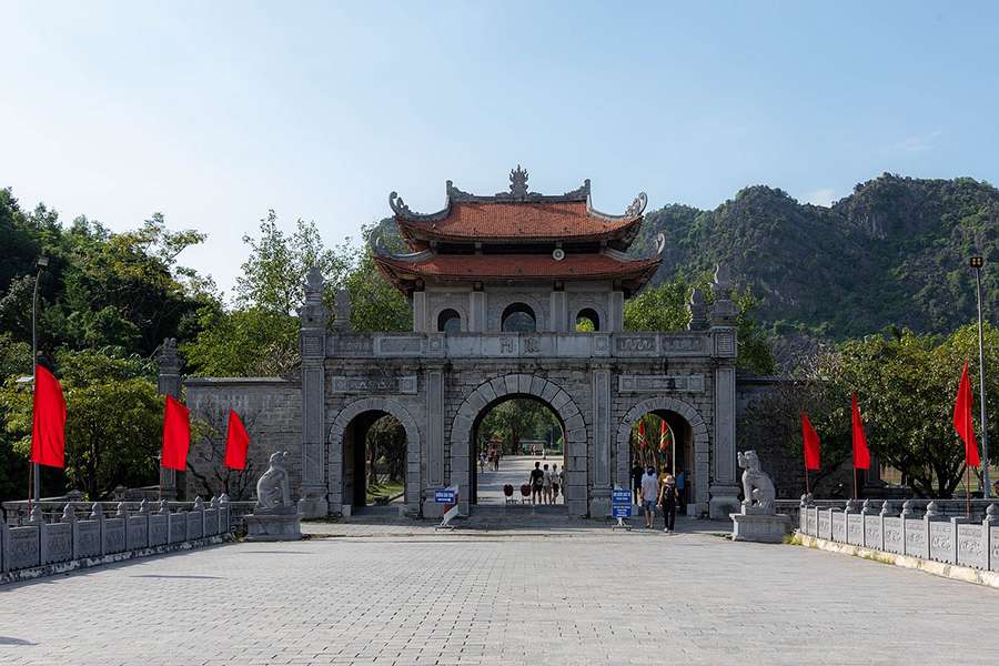 Hoa Lu Ancient Capital Ninh Binh - Vietnam family vacation