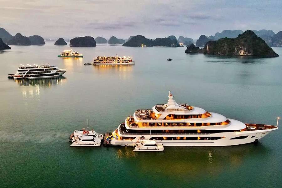 Scarlet Pearl Cruise Halong - Vietnam tour packages