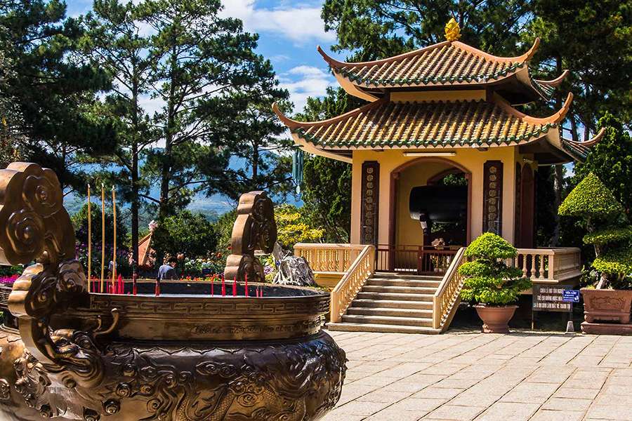 Truc Lam Zen Monastery Dalat - Vietnam vacation package
