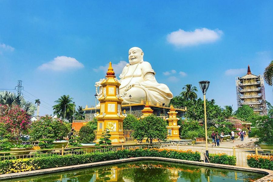 Vinh Trang Pagoda - Vietnam family vacation