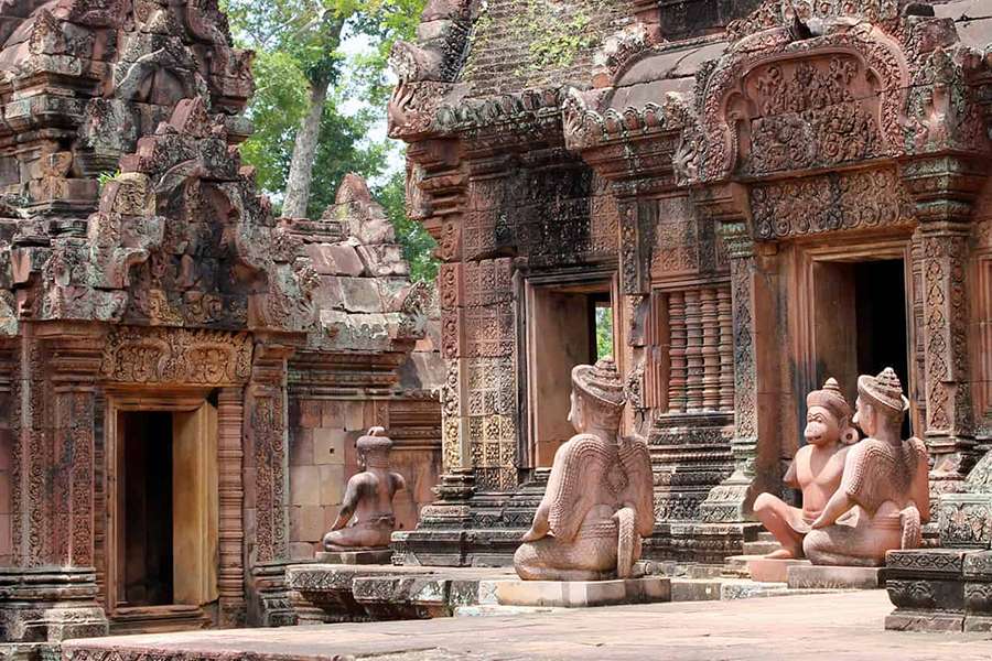 Banteay Srey -Cambodia Vietnam tour package