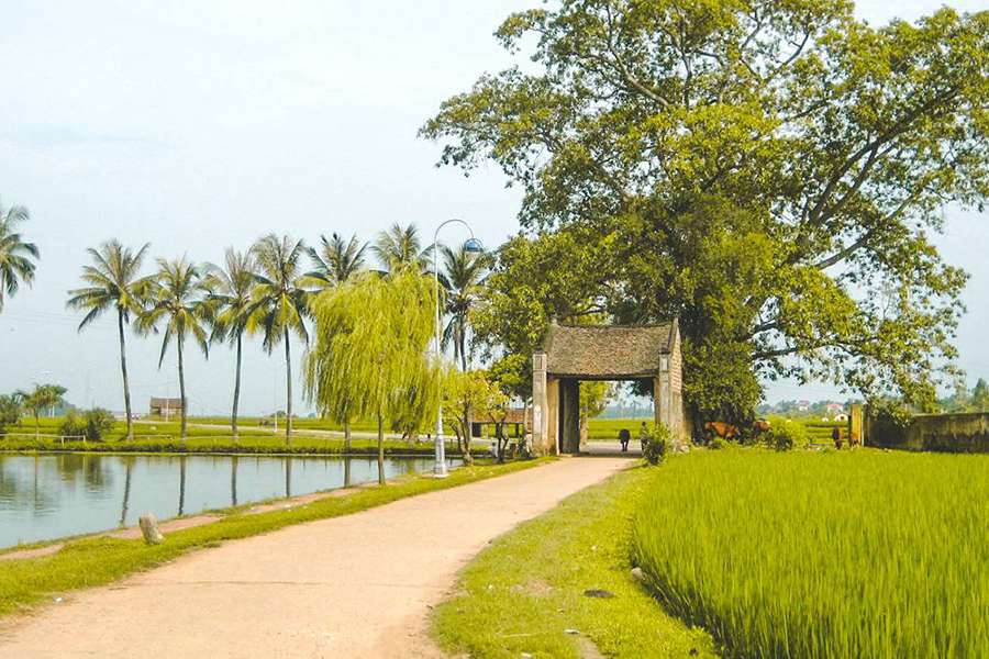 Duong Lam Ancient village - Cambodia Vietnam tour
