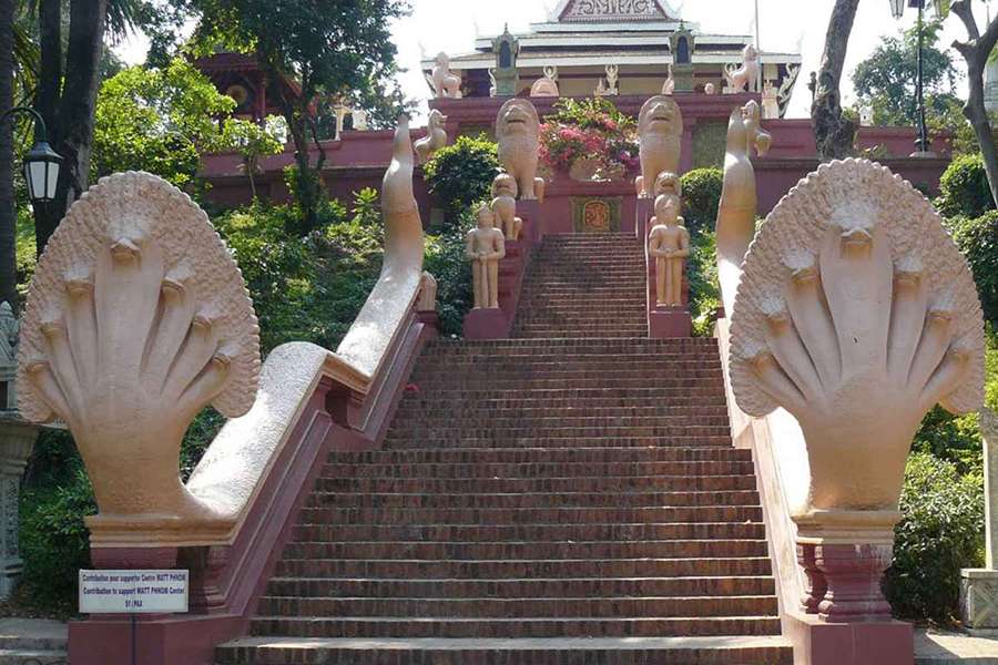 Wat Phnom -Cambodia Vietnam tour package