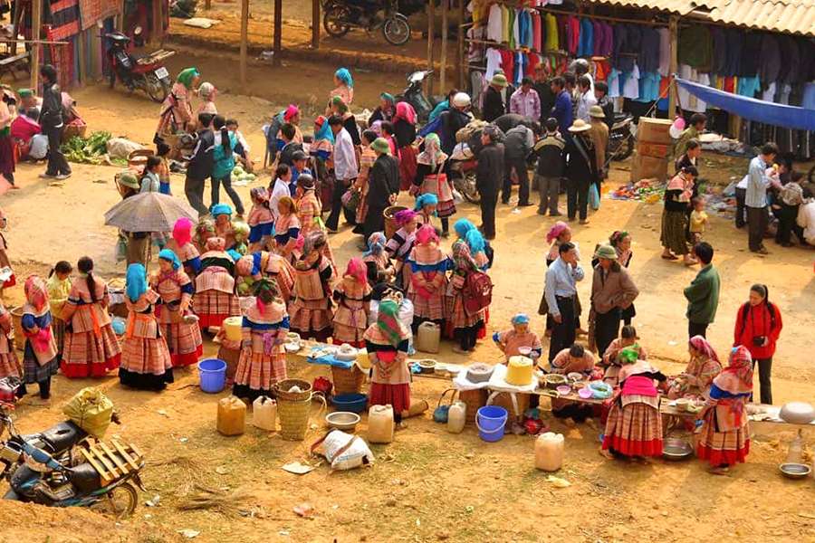 Bac Ha Sunday Market-Vietnam tour package