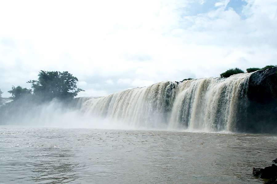 Dray Nur Waterfall-Vietnam tour package