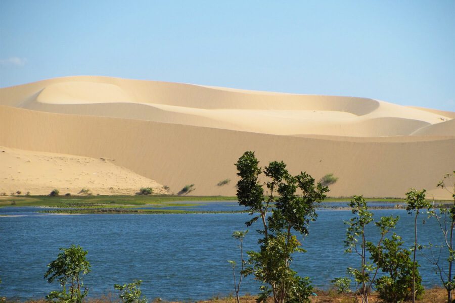 Mui Ne sand dunes- Vietnam tour package