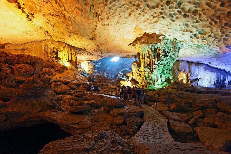 Sung Sot Cave - Vietnam classic tours