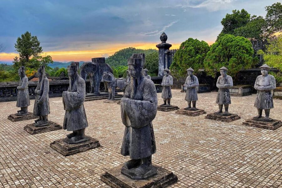 Tu Duc & Khai Dinh King’s Tomb - Vietnam classic tours