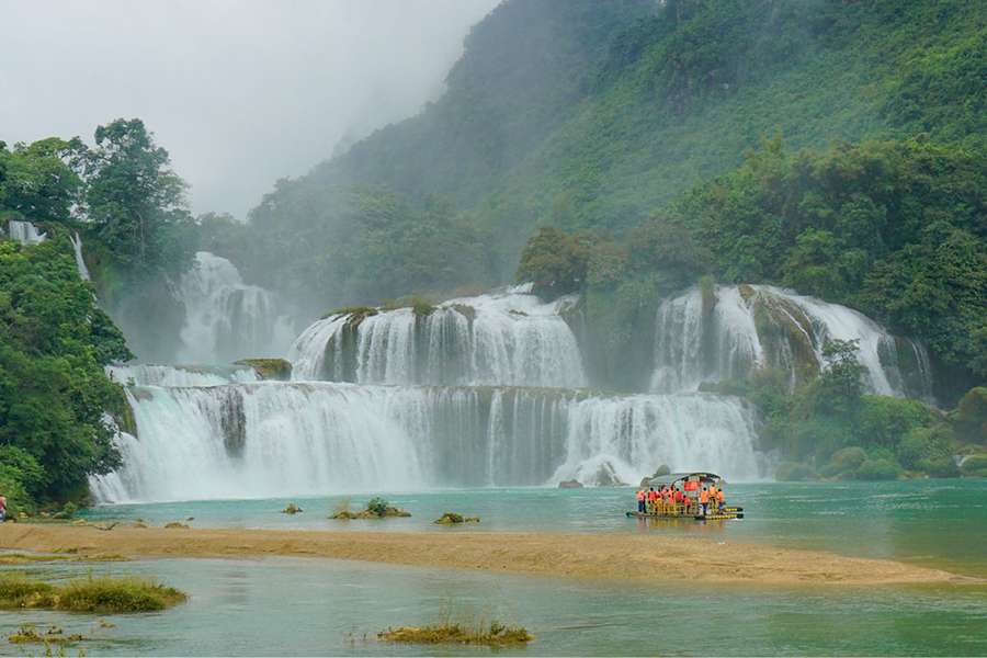 Ban Gioc waterfall - Vietnam adventure tours