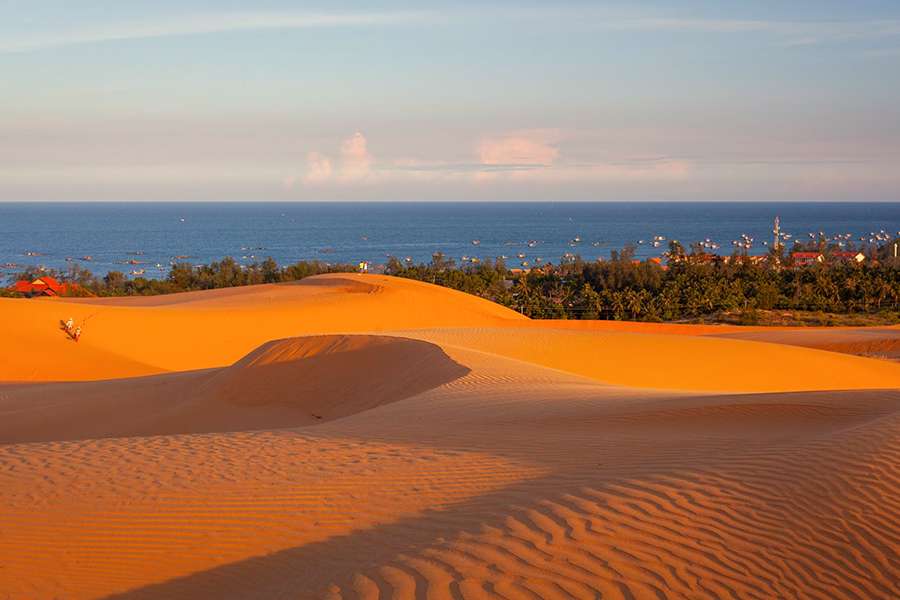 Mui Ne sand dunes - Vietnam classic tour